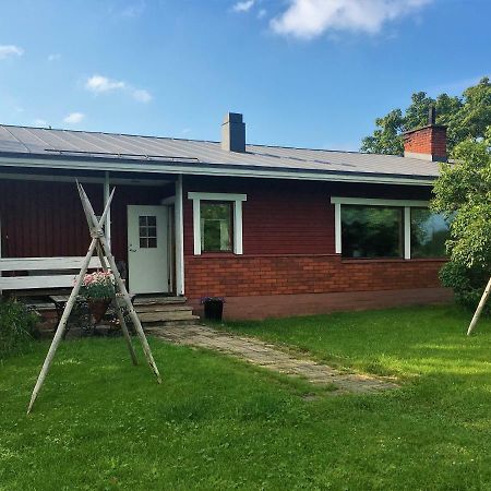 Surkeenjärvi Countryside B&B Moksinkylä Exteriör bild