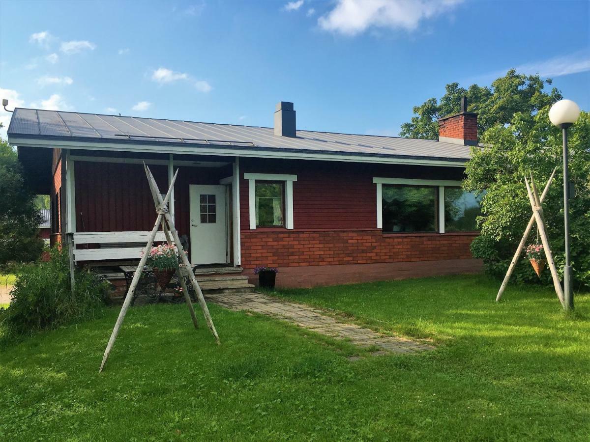 Surkeenjärvi Countryside B&B Moksinkylä Exteriör bild